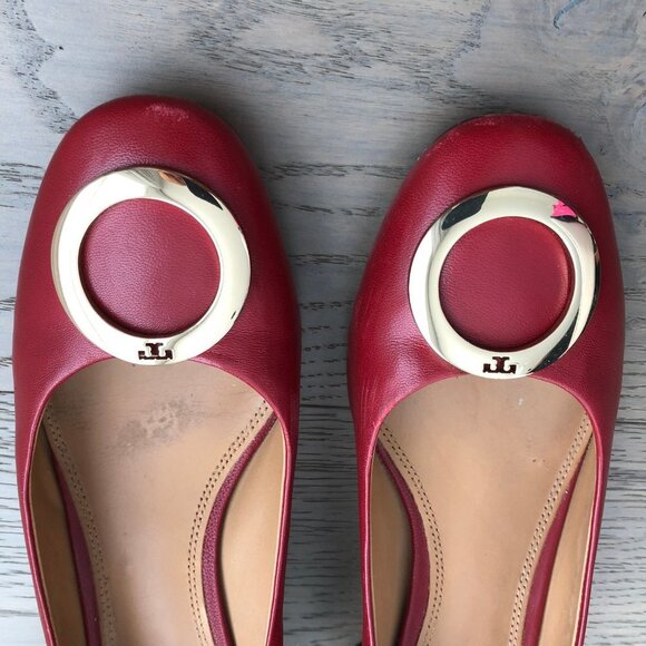 Tory Burch Designer Leather Slip On Shoes w Gold Metal Circle Logo Red Sz 9.5M - Picture 9 of 12